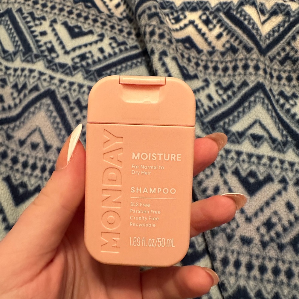 Monday Moisture Shampoo